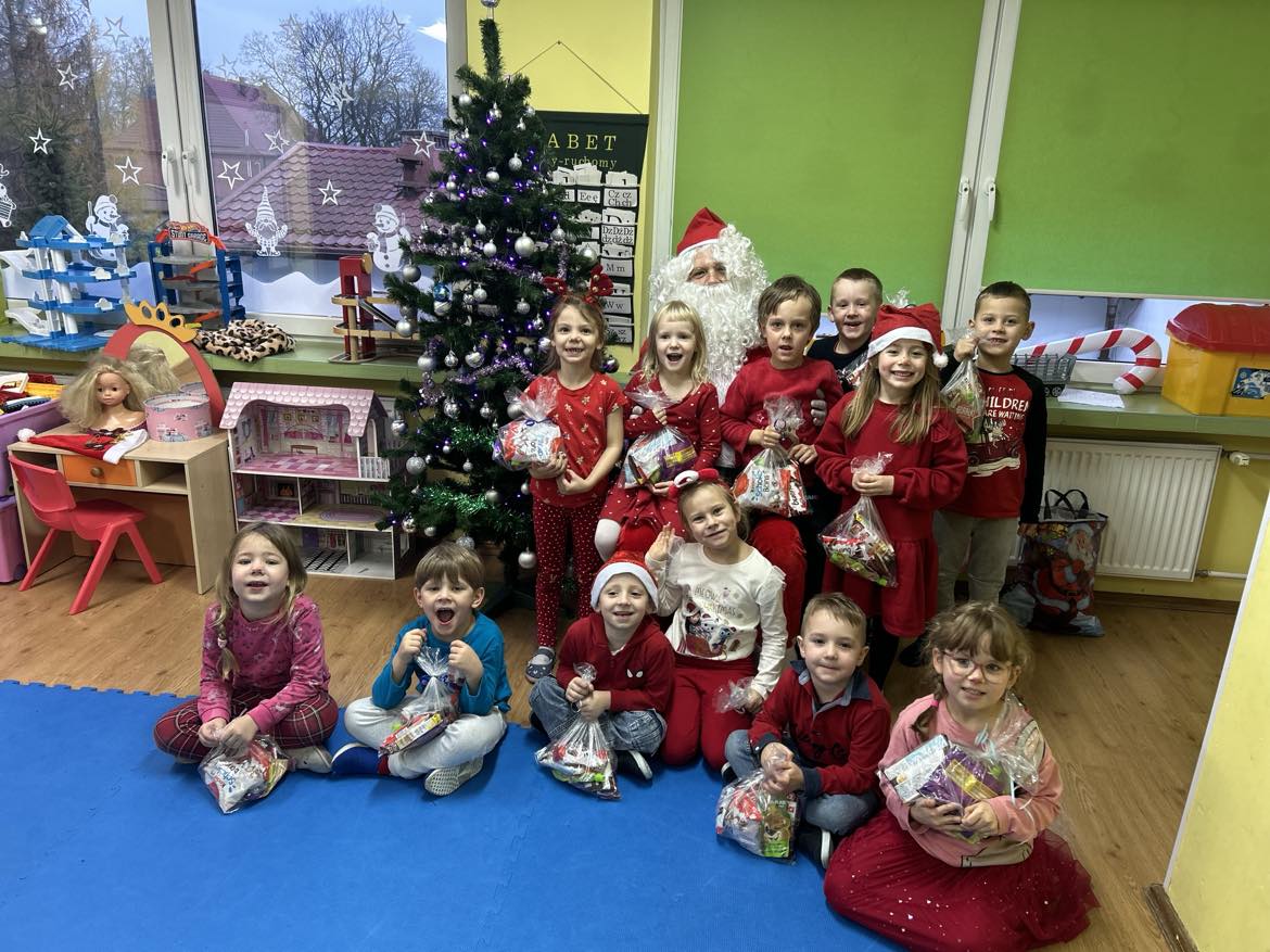 MIKOŁAJKI W PRZEDSZKOLU