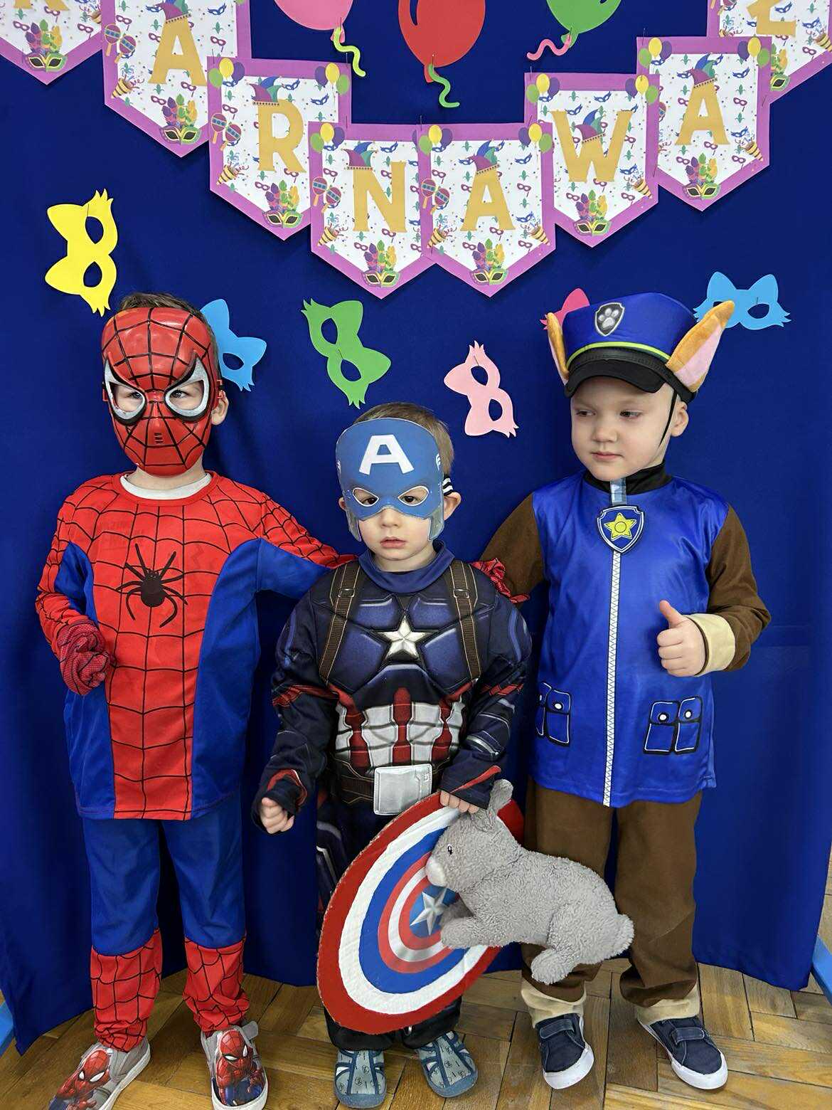 PRZEDSZKOLAKI W BAJKOWYCH STROJACH